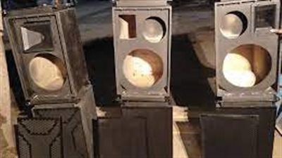 ضبط مصنع مخالف يقوم بتصنيع سماعات الدي جي ومكبرات الصوت بقرية شبرامنت