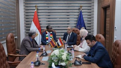 رئيس هيئة الدواء المصرية يبحث مع وزير مالية زيمبابوي سبل التعاون