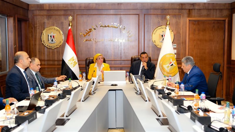 اجتماع وزيرا البيئة
