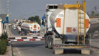 مصدر: إسرائيل توافق على إدخال بعض الوقود للشاحنات الأممية في غزة