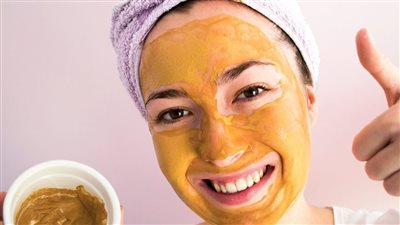 ماسك الكركم للوجه: الفوائد وكيفية الاستخدام