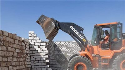 إزالة 13 حالة تعديات في المهد بمدينة إسنا جنوب الأقصر