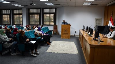 بحضور 56 سيدة، جامعة حلوان تنظم ندوة توعوية حول سرطان الثدي