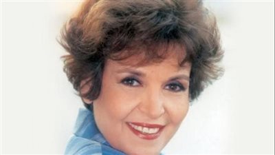 سميرة أحمد امرأة من زمن الحب.. «تشربي شامبانيا يا ليلى هانم» تذكرة دخولها السينما.. حكاية فيلم ندمت عليه.. ولماذا رفضت «مدرسة المشاغبين»؟ 