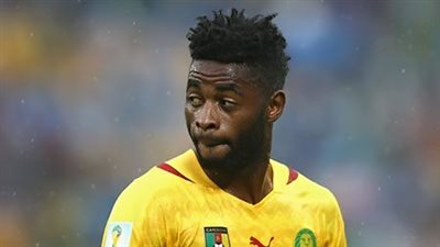 نجم منتخب الكاميرون ولاعب آرسنال وبرشلونة السابق يعتزل كرة القدم نهائيا 