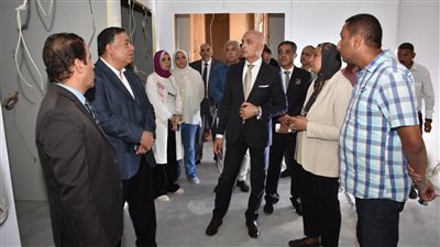 رئيس جامعة عين شمس يتابع أعمال التطوير لرفع كفاءة البنية التحتية