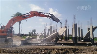 إزالة 22 حالة تعد بالبناء المخالف على الأراضي الزراعية بقرى ببا ببني سويف