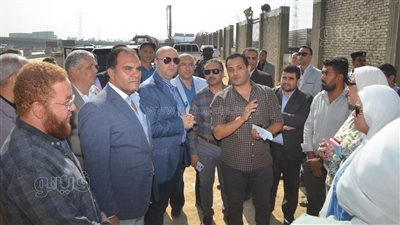 محافظ بني سويف يتفقد سير العمل بمشروع مجمع مواقف السيارات 