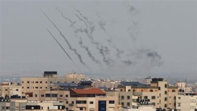 كتائب القسام تقصف عسقلان وسديروت وبئر السبع برشقات صاروخية ردًا على العدوان الإسرائيلي