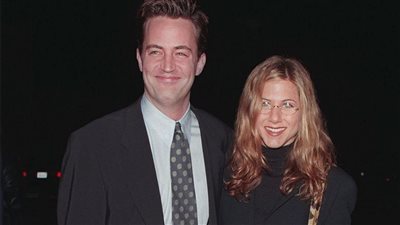 أول تعليق من جينيفر إنيستون على وفاة ماثيو بيري