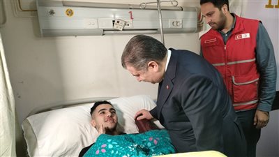 وزيرا الصحة المصري والتركي يزوران المصابين الفلسطينيين في مستشفى العريش العام شمال سيناء 