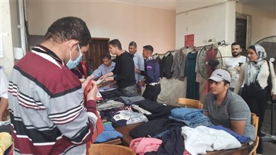 افتتاح المعرض الخيري للملابس بكلية الآداب جامعة عين شمس بالتعاون مع وحدة دعم المرأة