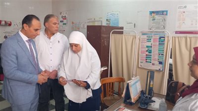 وكيل وزارة الصحة بالبحيرة يتفقد العمل بمركز رعاية طفل شبرا بدمنهور
