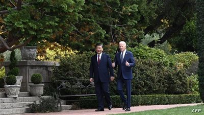 رغم محادثاتهما البناءة والمثمرة، بايدن يصف الرئيس الصيني بـ