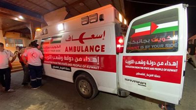 دفعة جديدة من سيارات الإسعاف تعبر معبر رفح لتسليمها للهلال الأحمر الفلسطيني