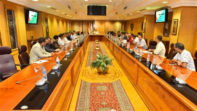 محافظة أسيوط تناقش الاستعدادات للانتخابات الرئاسية بغرفة عمليات مركزية 