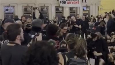 تظاهرات مؤيدة لغزة في نيويورك وواشنطن، وشرطة الكونجرس تشتبك مع محتجين (فيديو)