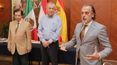 مكتبة الإسكندرية تتسلم عددًا من الكتب الإسبانية