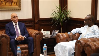رئيس جهاز تنمية المشروعات يبحث مع وفد من السنغال سبل تعزيز التعاون