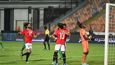محمد صلاح يحتفظ بكرة مباراة مصر وجيبوتي بعد تسجيله سوبر هاتريك