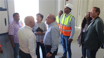 وفد الوكالة الأمريكية يتفقد مشروع محطة مياه الهنادي بجنوب الأقصر