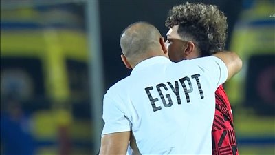 غضب إمام عاشور بعد عدم مشاركته أمام جيبوتي ومدرب منتخب مصر يحاول تهدئته