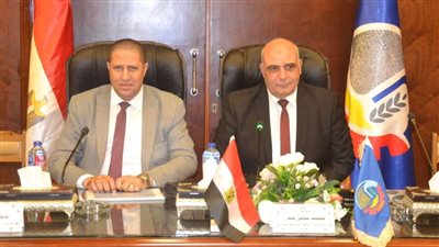 سكرتير عام البحيرة يعقد اجتماع المجلس الإقليمي للسكان (صور)