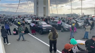  متظاهرون ضد الحرب في غزة يغلقون جسرا رئيسيا في سان فرانسيسكو خلال قمة أبيك (فيديو)