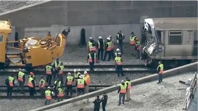 عشرات الجرحى باصطدام قطار بكاسحة ثلوج في شيكاغو (فيديو)