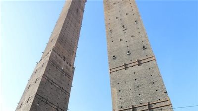 برج جاريسيندا في بولونيا، أشهر معالم إيطاليا مهدد بالانهيار