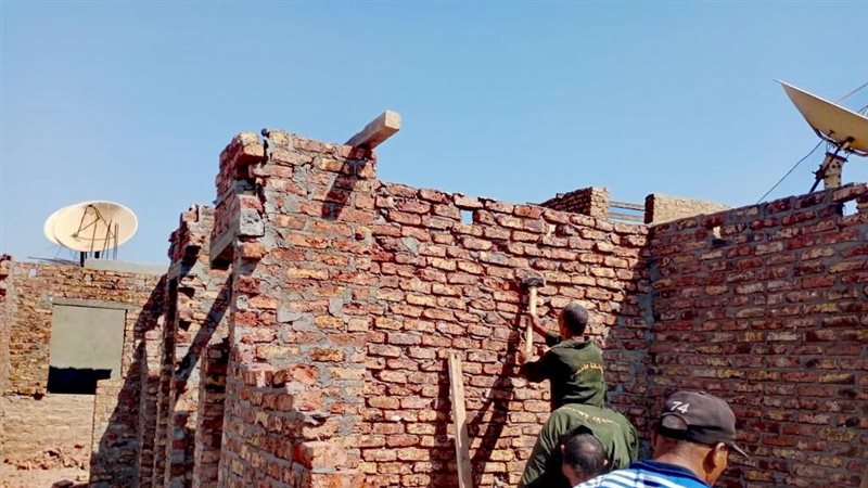  إزالة بناء مخالف،
