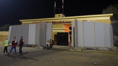 وصول 45 مصابا من غزة إلى مصر عبر معبر رفح 