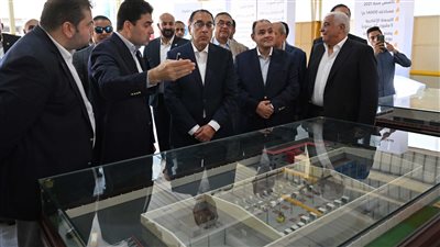 رئيس الوزراء يتفقد مصنع الشركة الألمانية اللبنانية للصناعة «GLC للدهانات»