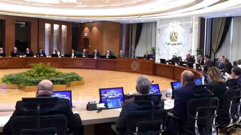 رئيس الوزراء يتابع