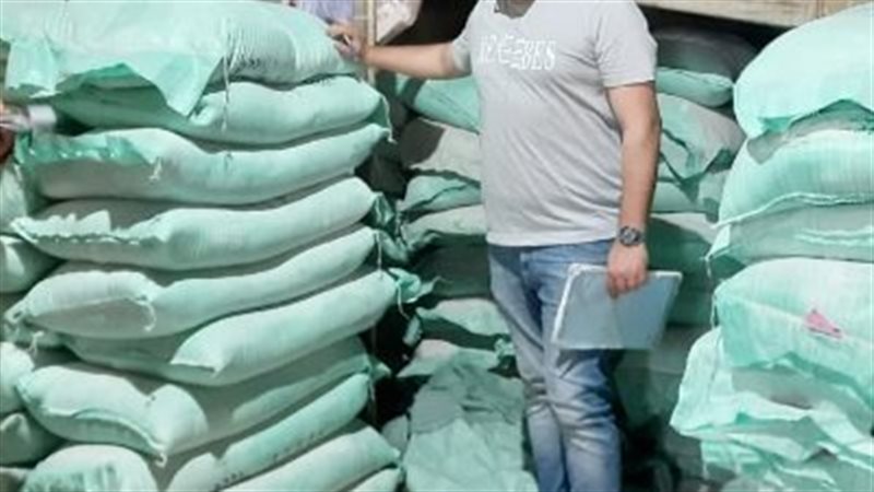 ضبط 25 طن دقيق، فيتو