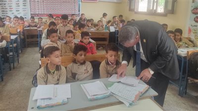 وكيل وزارة التربية والتعليم بالبحيرة يتابع انتظام العملية التعليمية بكوم حمادة 