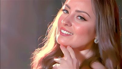 نرمين الفقي تخطف الأنظار في أحدث ظهور