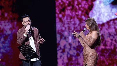 أغنية لأول مرة على المسرح وديو مع رامي جمال، مفاجآت إليسا في حفلها بالسعودية (فيديو)