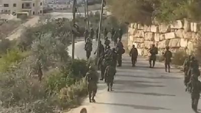 لحظة انسحاب قوات جيش الاحتلال من مخيم بلاطة (فيديو)