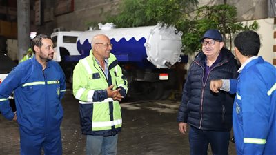  رئيس صرف الإسكندرية يتفقد جاهزية السيارات والمعدات للتعامل مع مياه الامطار (صور)