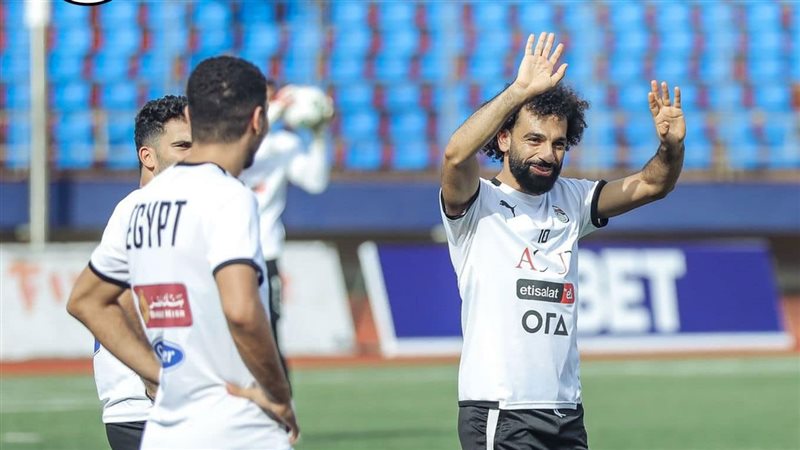 محمد صلاح قائد منتخب
