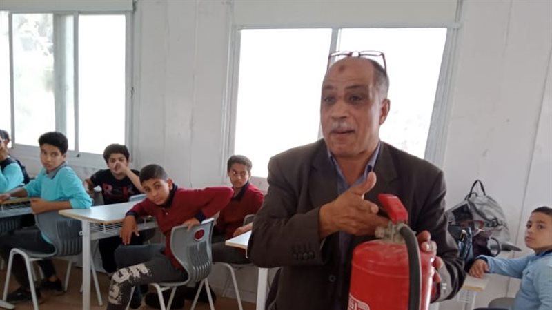 توعية طلاب المدارس،