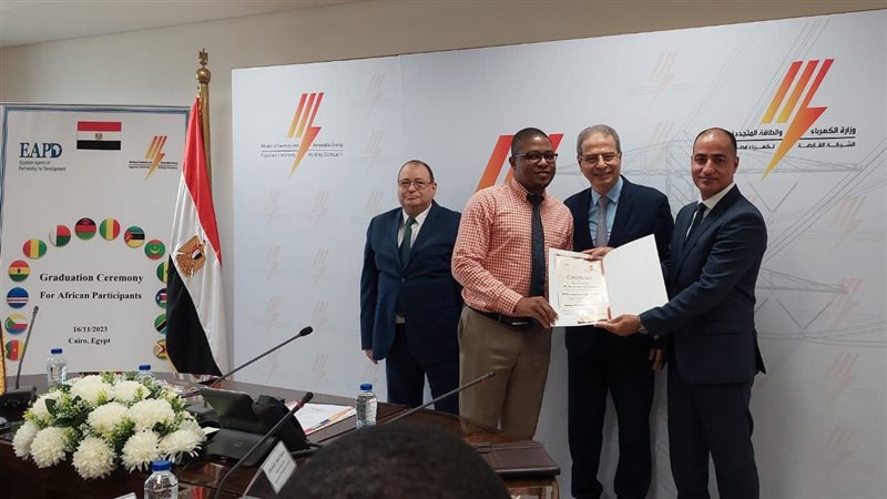 الكهرباء تحتفل بتخرج