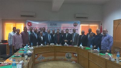 نقابة البناء والأخشاب توقع اتفاقية عمل جماعية للعاملين بمجموعة تيتان مصر للأسمنت