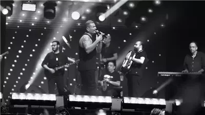 عمرو دياب يحيي حفلا غنائيا في دبي (صور) 