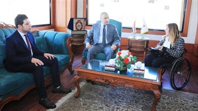 محافظ سوهاج يستقبل المشرف العام على المجلس القومي لذوي الاحتياجات الخاصة 