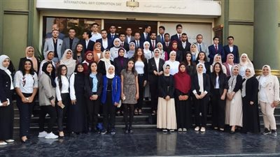 طلاب بجامعة أسيوط يشاركون في البرنامج التدريبي المكثف لمكافحة الفساد