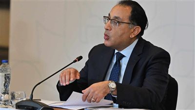 رئيس الوزراء يشهد مراسم توقيع اتفاقية الخدمات الاستشارية لمشروع تحلية مياه البحر بالعين السخنة 