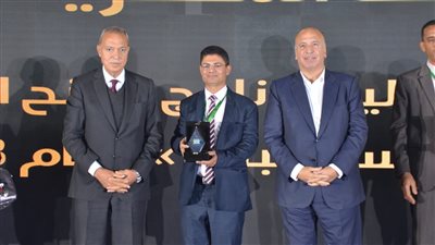 محافظ القليوبية يشهد فعاليات الاحتفالية السابعة لبرنامج المنح الدراسية مُستقبلى