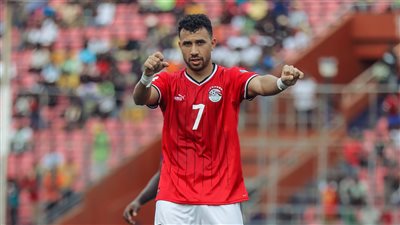 تريزيجيه والنني ومصطفى فتحي على دكة بدلاء منتخب مصر أمام الرأس الأخضر